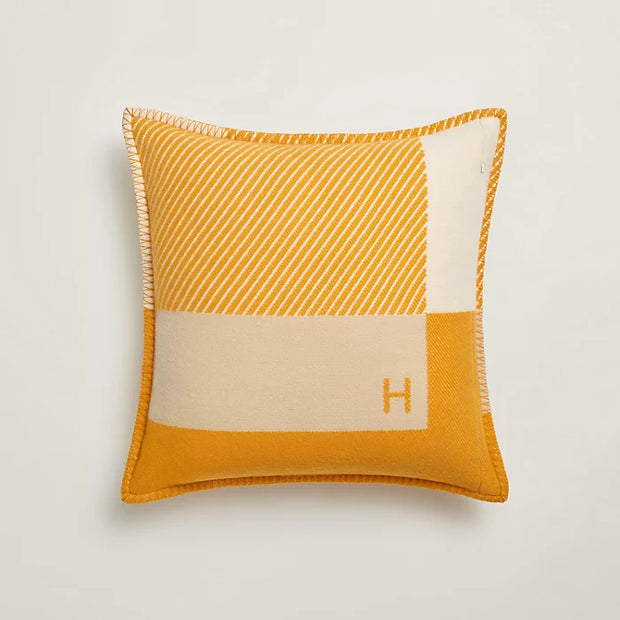 H RIVIERA CUSHION