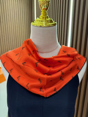 SILK SCARF TRIANGULAR