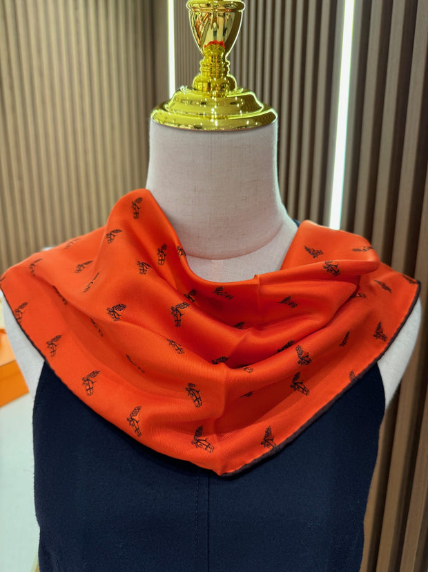 SILK SCARF TRIANGULAR