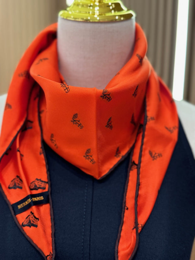 SILK SCARF TRIANGULAR
