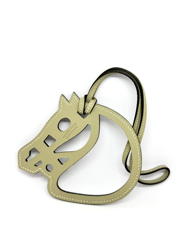 CHARM PADDOCK CHEVAL