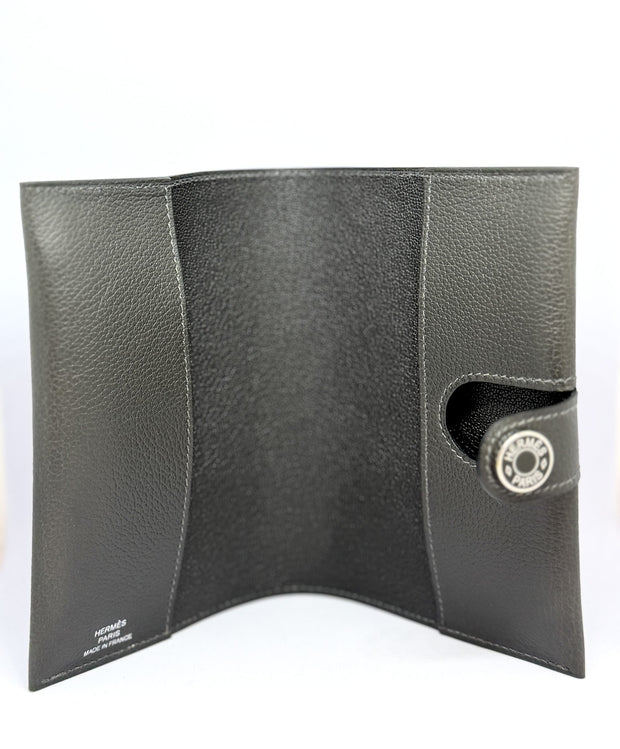 PASSPORT HOLDER VERT BRONZE