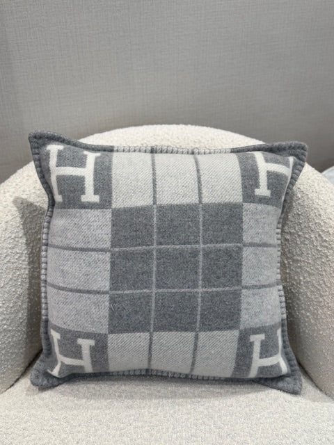 CUSHION AVALON GRIS CLAIR SMALL