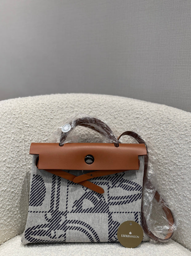 HERBAG 31 RETOURNE CASSIS