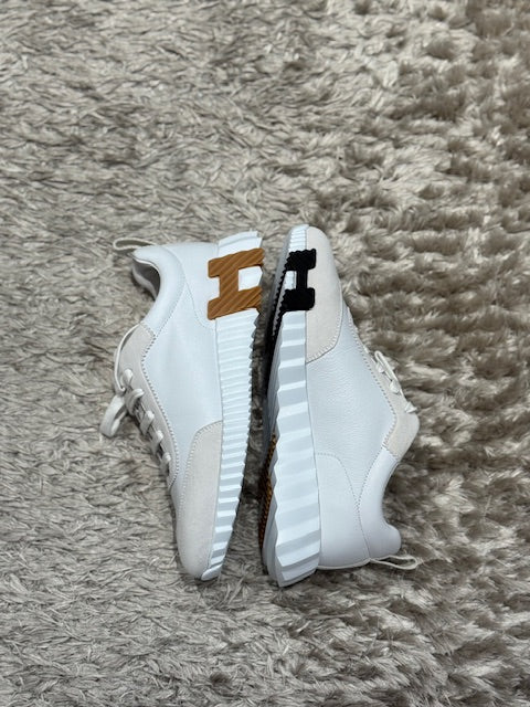SNEAKER BOUNCING