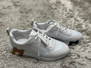 SNEAKER BOUNCING