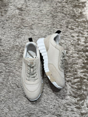 BOUNCING SNEAKER