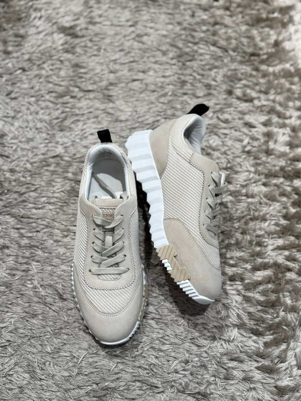 BOUNCING SNEAKER
