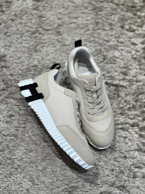 BOUNCING SNEAKER