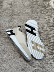 BOUNCING SNEAKER