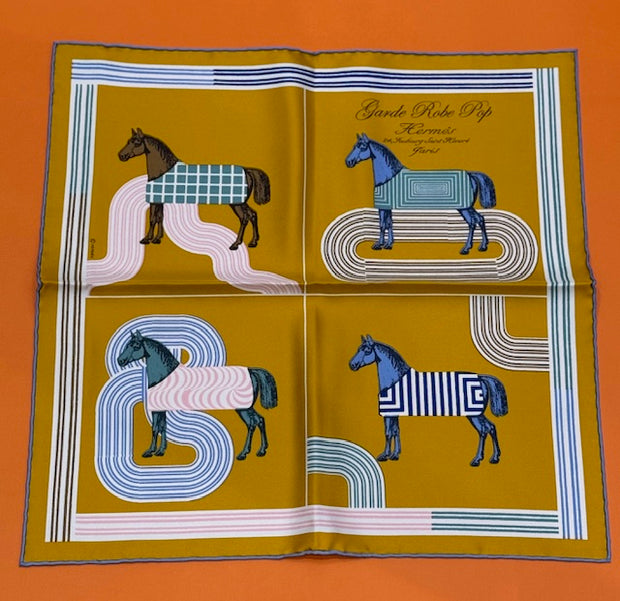 45CM SILK SCARF GARDE ROBE