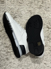 SNEAKER TRAIL