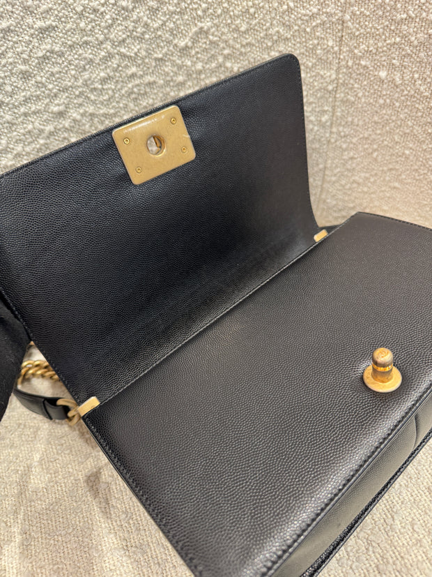 CHANEL BOY MEDIUM BLACK