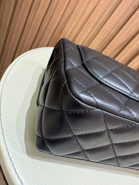 MINI FLAP WITH CHARMS