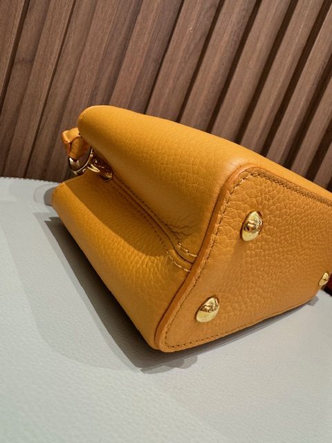 LV CAPUCINES MINI OCRE