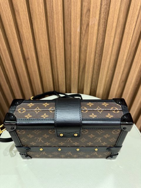 LV PETITE MALLE MONOGRAM