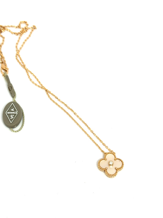 VCA HOLIDAY PENDANT 2025