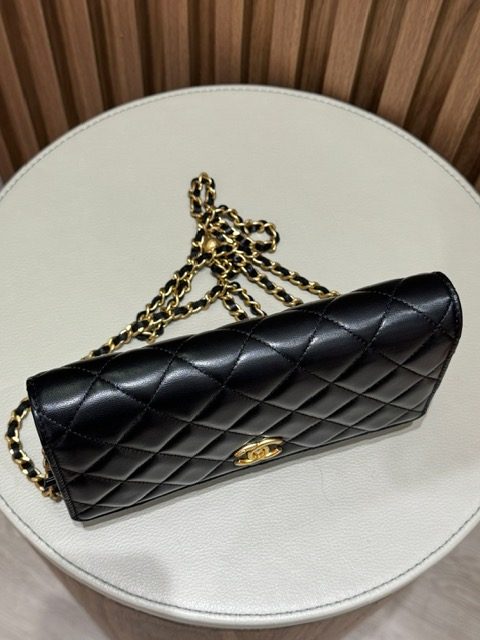 WALLET ON CHAIN PEARL CRUSH