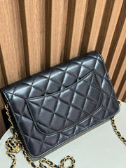 WALLET ON CHAIN PEARL CRUSH