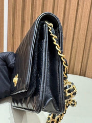 WALLET ON CHAIN PEARL CRUSH
