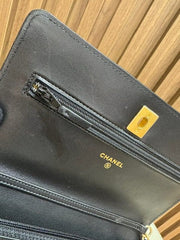WALLET ON CHAIN PEARL CRUSH