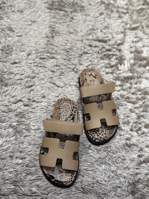 SANDAL CHYPRE