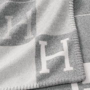 THROW AVALON GRIS CLAIR
